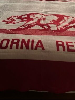 California Republic Red & White Decorative Throw Blanket